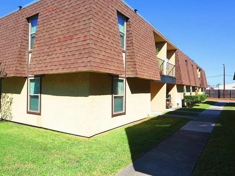 StoneBrook Apartments — Photo 15