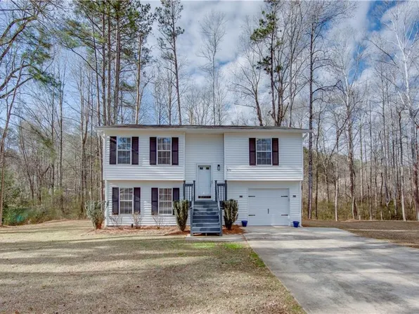871 Tall Deer Dr, Fairburn, GA 30213