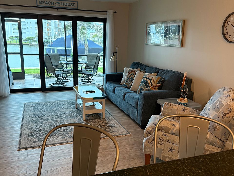 Living room/lanai/canal view