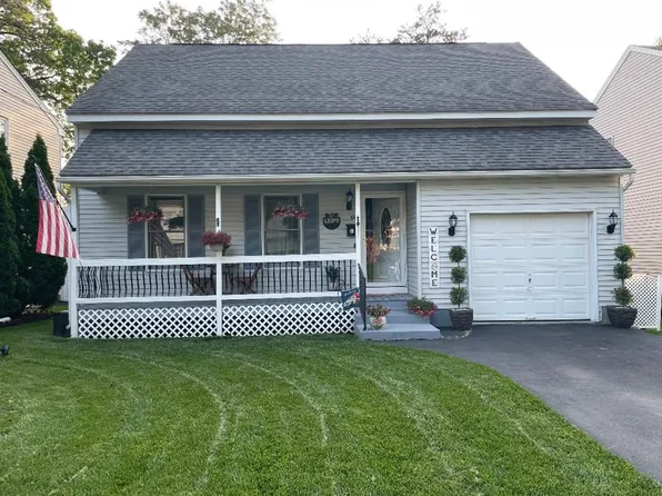 84 Wheeler Ave, Springfield, MA 01118
