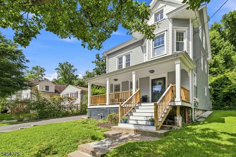 2 bed, 1.5 bath, $3,200 — Photo 1