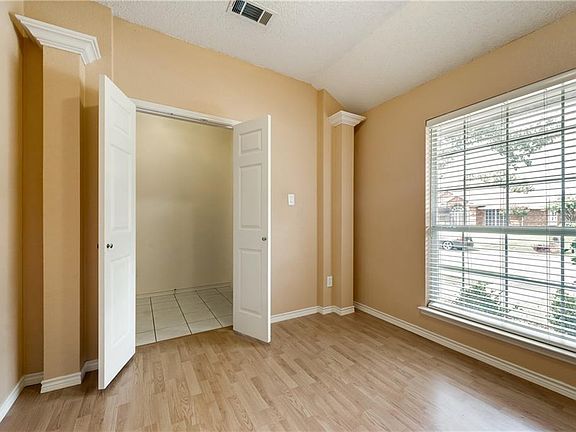 3rd image of 4913 Monte Vista Ln