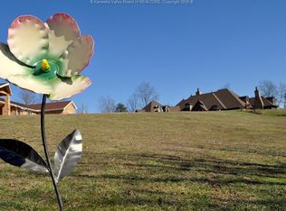 6 Heritage Ridge Cir, Charleston, WV 25314