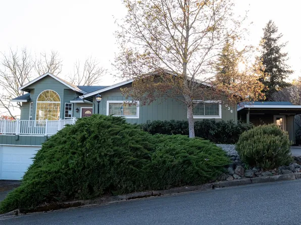 3036 NE Newport St, Roseburg, OR 97470