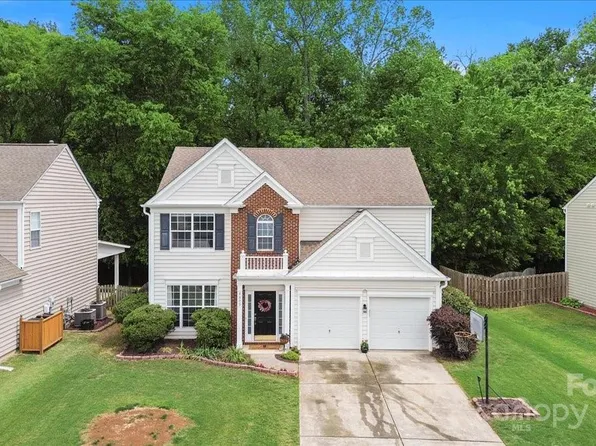 8800 Darcy Hopkins Dr, Charlotte, NC 28277