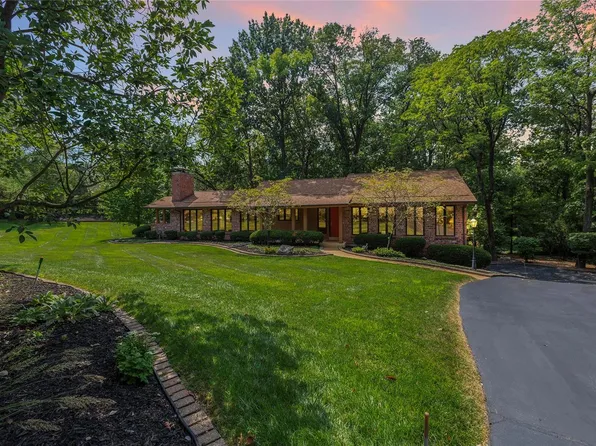 1611 Kriste Ct, Saint Louis, MO 63131