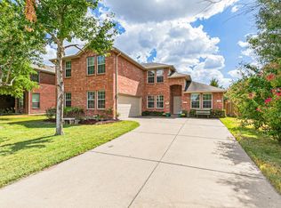 117 Long Prairie Dr, Forney, TX 75126