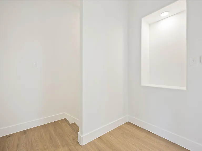3022 Drew St — Photo 16