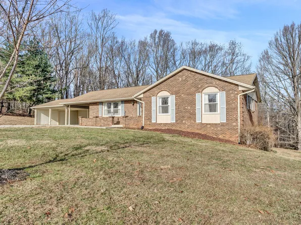 677 Mount Carmel Rd, Rocky Mount, VA 24151