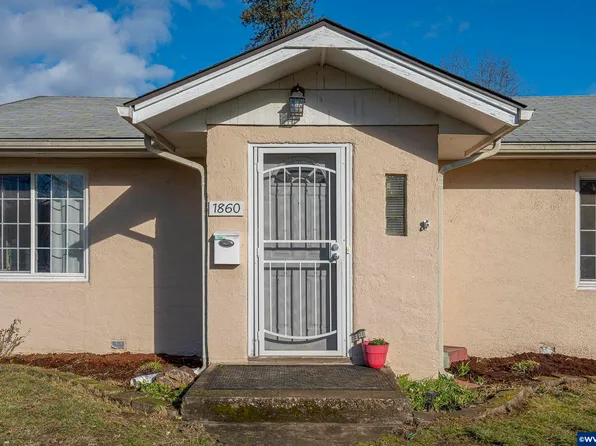 1860 Kalmia St, Sweet Home, OR 97386