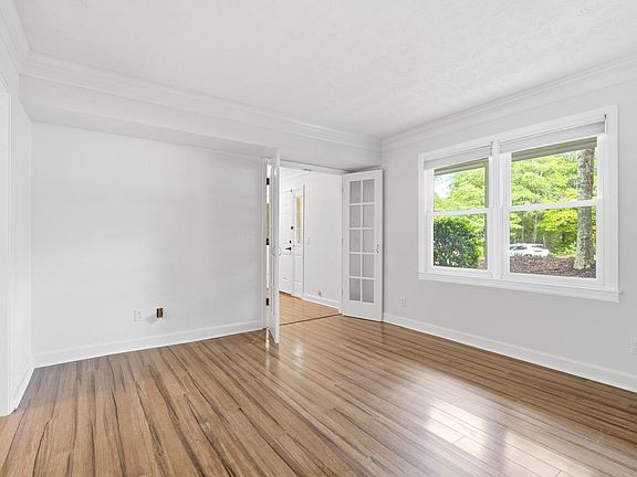 5th image of 106 Lindseybrook Trl