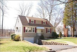 5th image of 24 Westwood Dr S