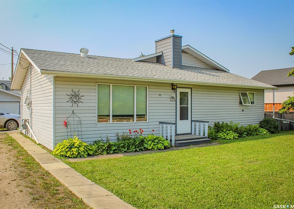 1st image of 101 Cairns AVENUE W