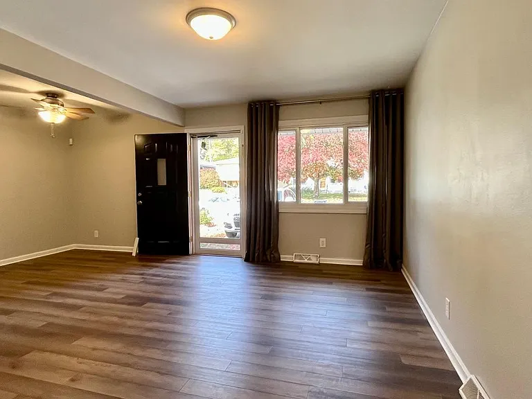 6313 Hamilton St — Photo 20