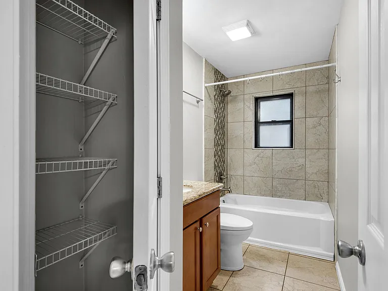 63 Jackson Ave — Photo 15