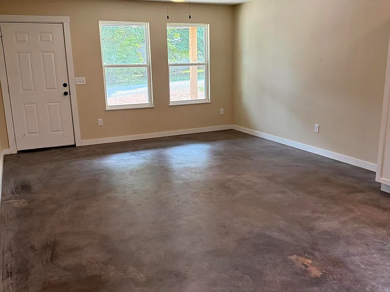 211 W Sunrise St #A — Photo 3