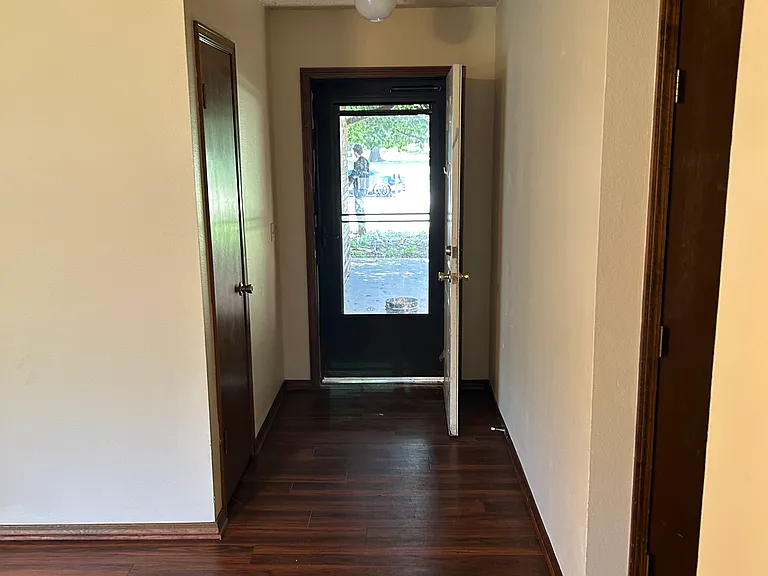 407 S Colby Lance St — Photo 2