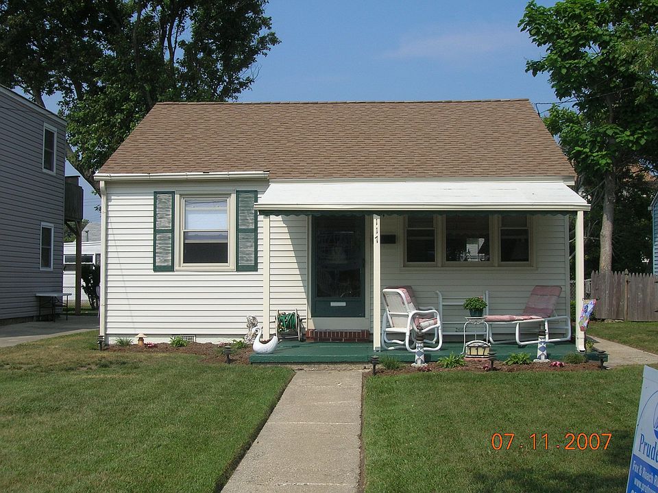 Cozy Cottage only 2 blks to beach