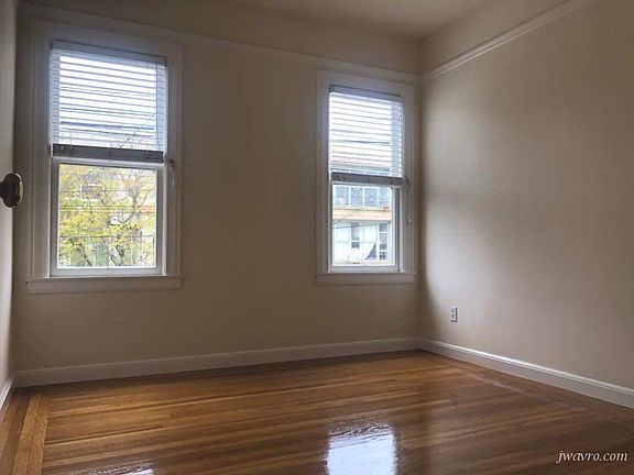 4th image of 1301 York St #4
