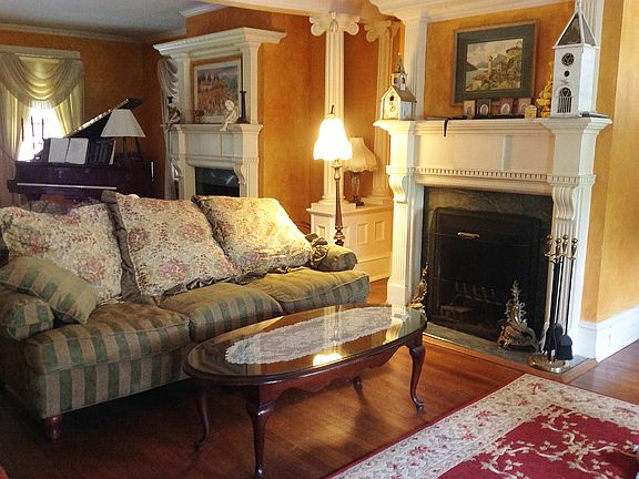 2nd image of 168 Park Ave