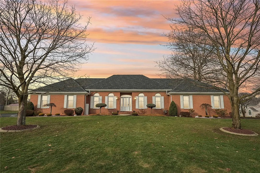 159 Blackstone Dr photo 1