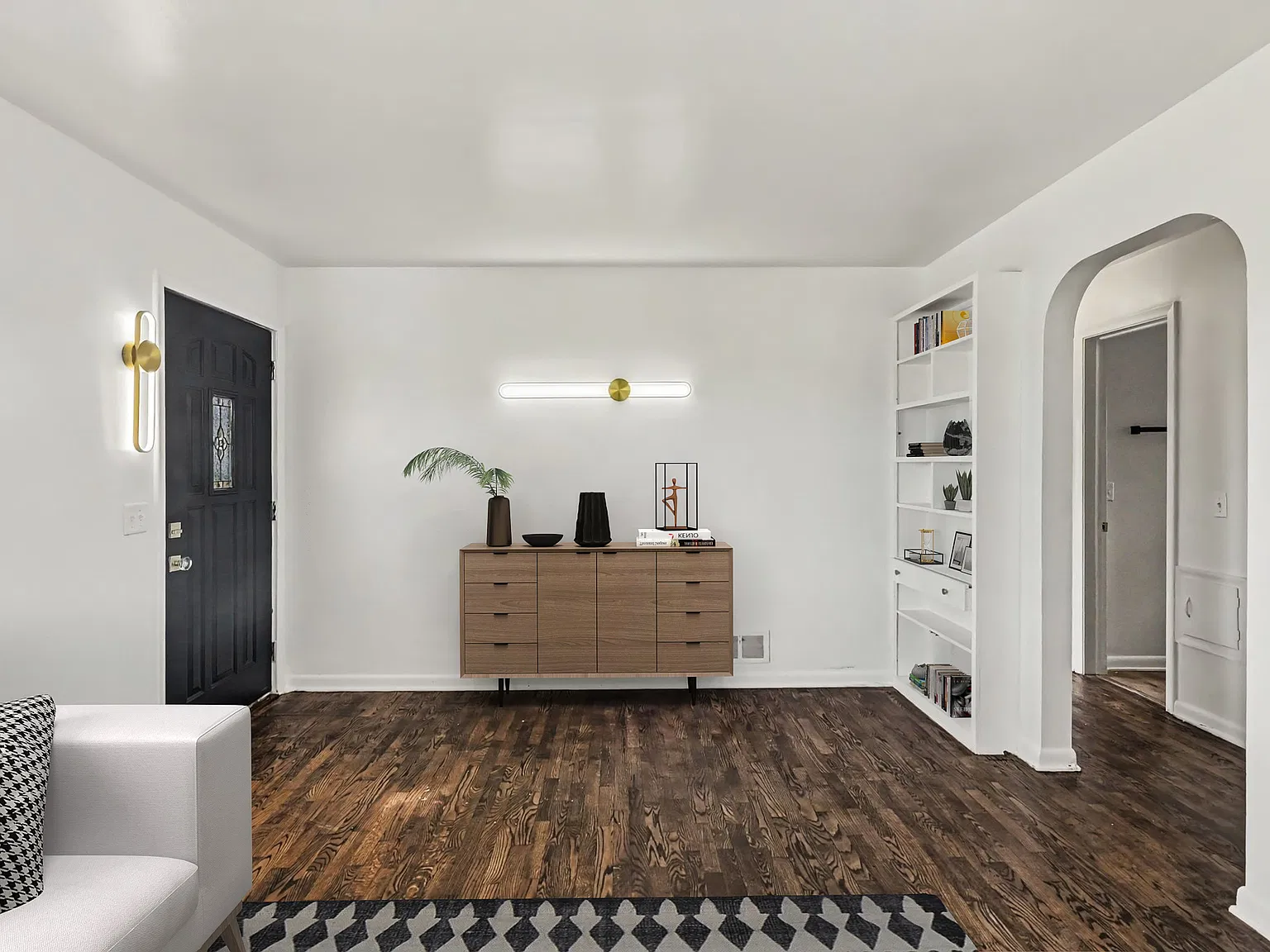 3 bed, 1600 sqft, $1,690 — Photo 3