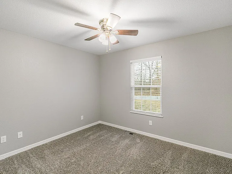 32 Kendal Dr — Photo 19