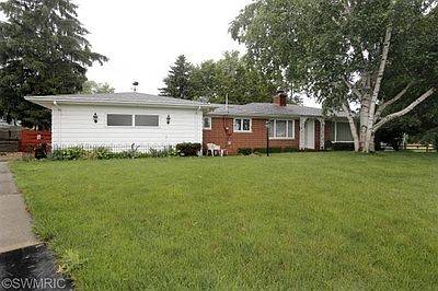 2nd image of 10616 Sudan St