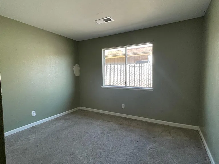 S Coalinga St — Photo 9