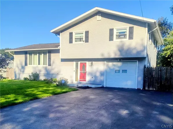 410 Stillwell Cir, East Syracuse, NY 13057