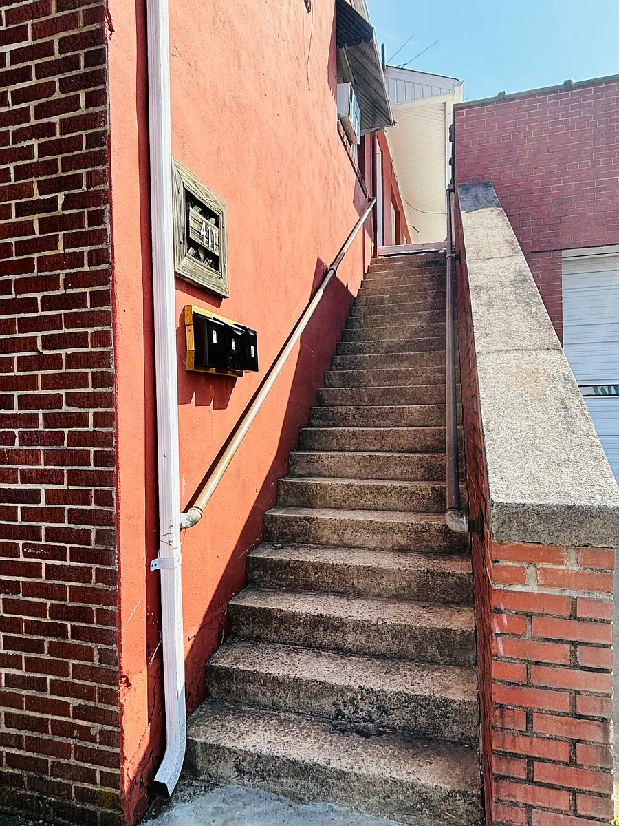 Building Photo - 801 N Scales St