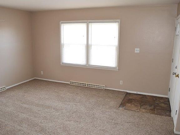 4th image of 613 N Main Ave #613