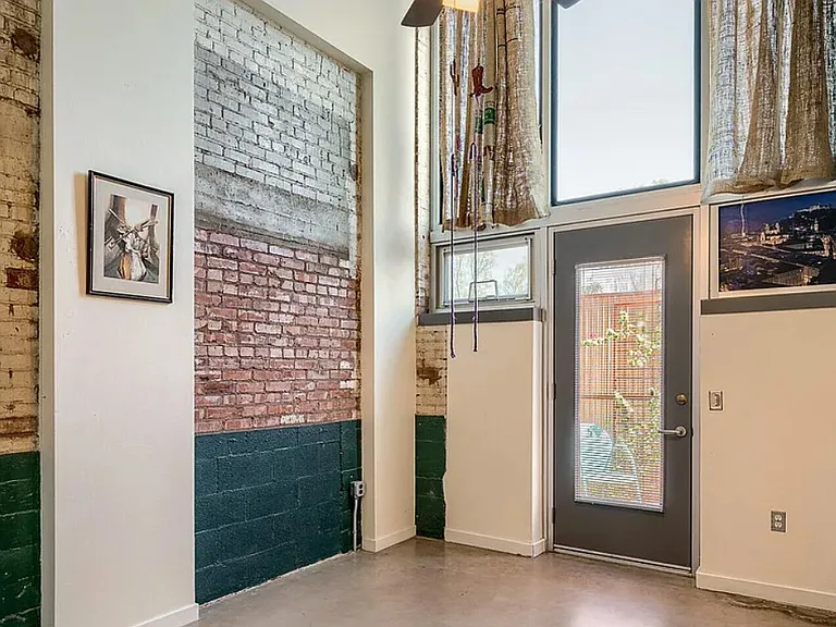 1001 E 17th St #131 — Photo 17