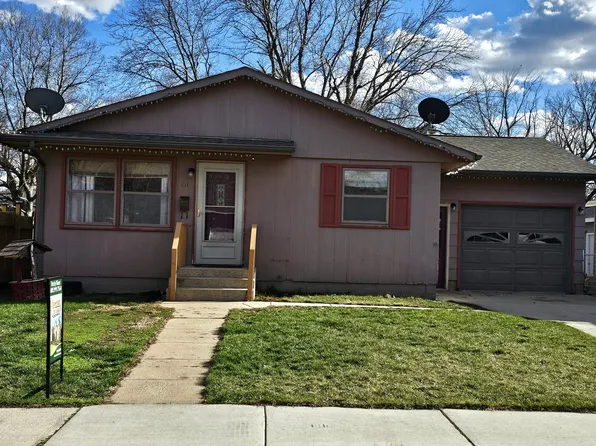 811 E 6th Ave, Mitchell, SD 57301