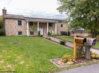 327 Morning View Ln, Bridgeport, WV 26330