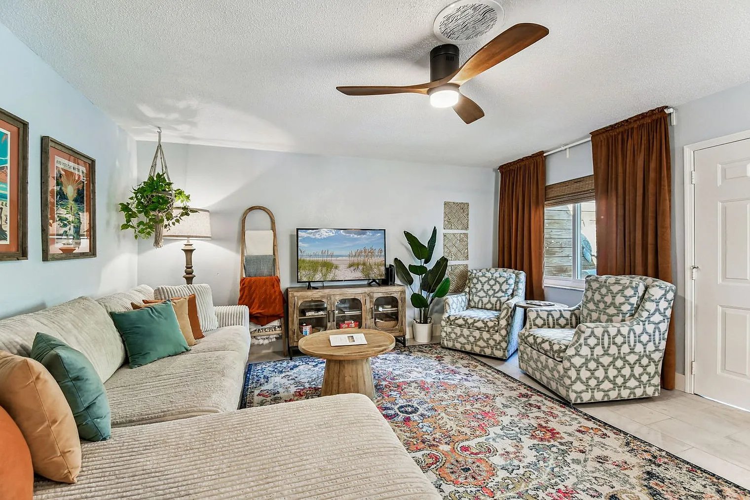 3 bed, 2.0 bath, 1097 sqft, $7,312 — Photo 3