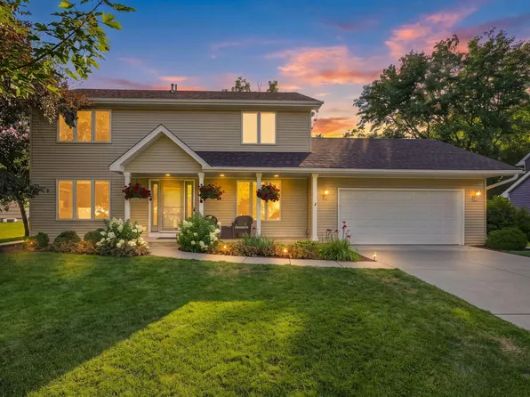 2222 Parkview Ln, Woodbury, MN 55125