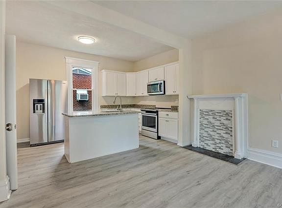 5th image of 303 W Roberts St