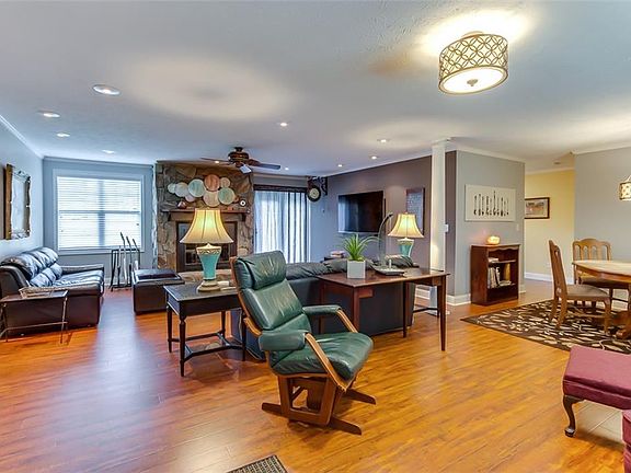 4th image of 1133 Tall Oaks Cir