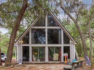 185 Bumpy Rd, Melrose, FL 32666