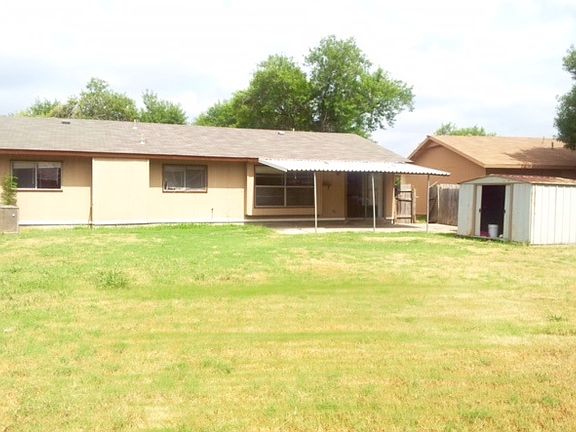 2nd image of 1022 Hickory Trail St