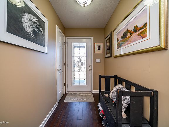 4th image of 863 Heritage Way