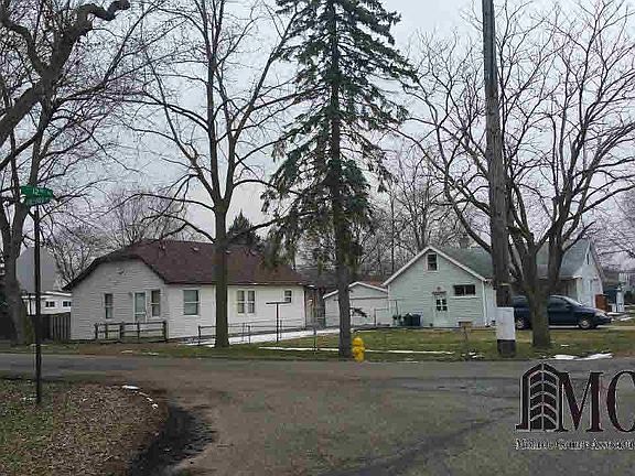 3rd image of 1206 Vineyard Dr
