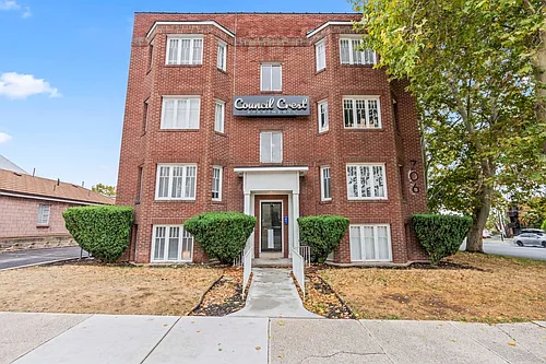 Council Crest Apartments Photo 1