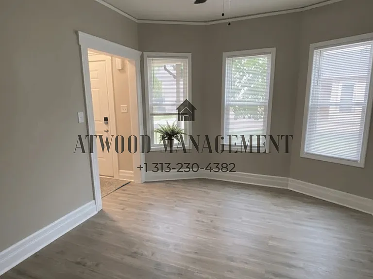 6439 Fischer Ave — Photo 2