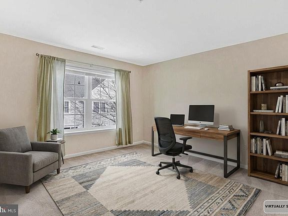 4th image of 614 Ruxton Rd #53