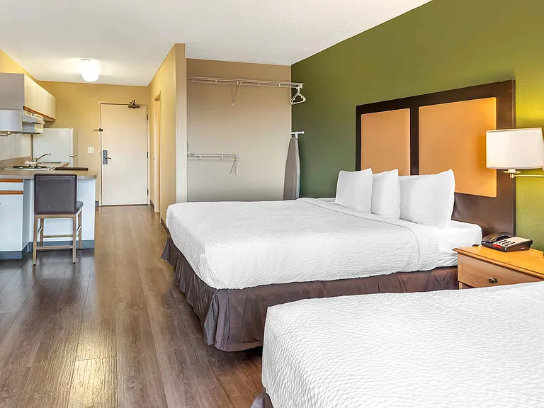 Studio Suite - 2 Queen Beds