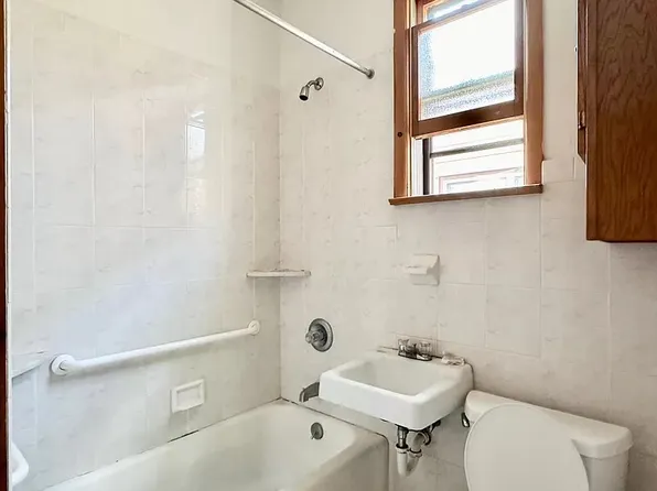 161 West 25th Street image 11 of 13