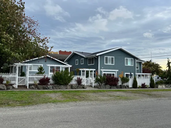 1334 Lawrence St, Port Townsend, WA 98368