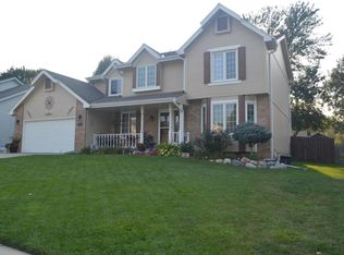 812 Valentine Ln, Papillion, NE 68046
